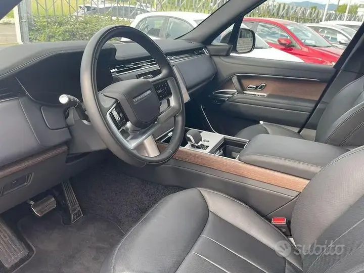 Land Rover Range Rover 2025 photo 3