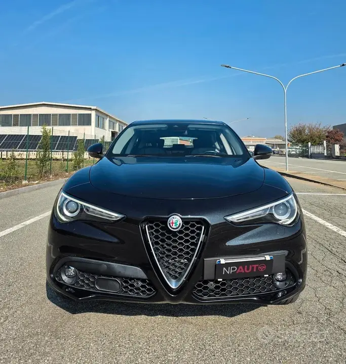 Alfa Romeo Stelvio 2018 photo 2