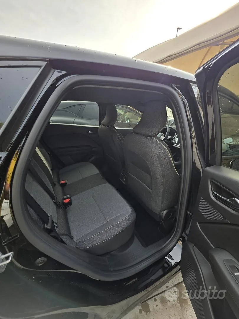 Renault Captur 2026 photo 2