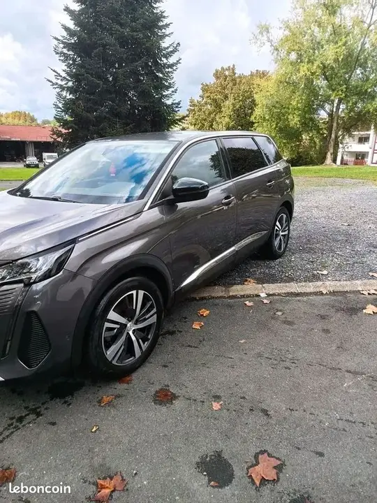 Peugeot 5008 2022 photo 2