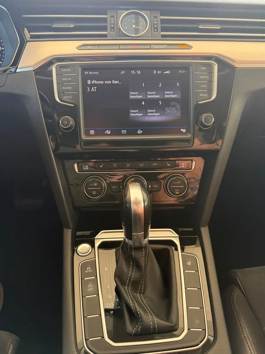 Volkswagen Passat 2016 photo 2