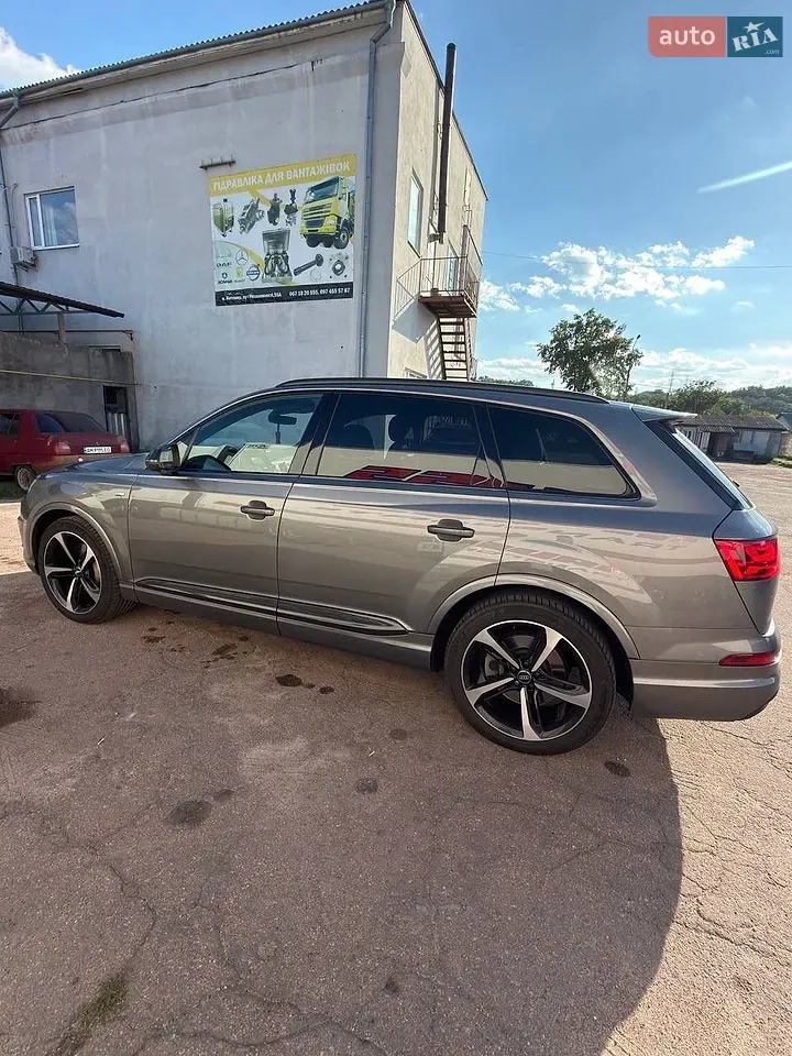 Audi Q7 2017 photo 3