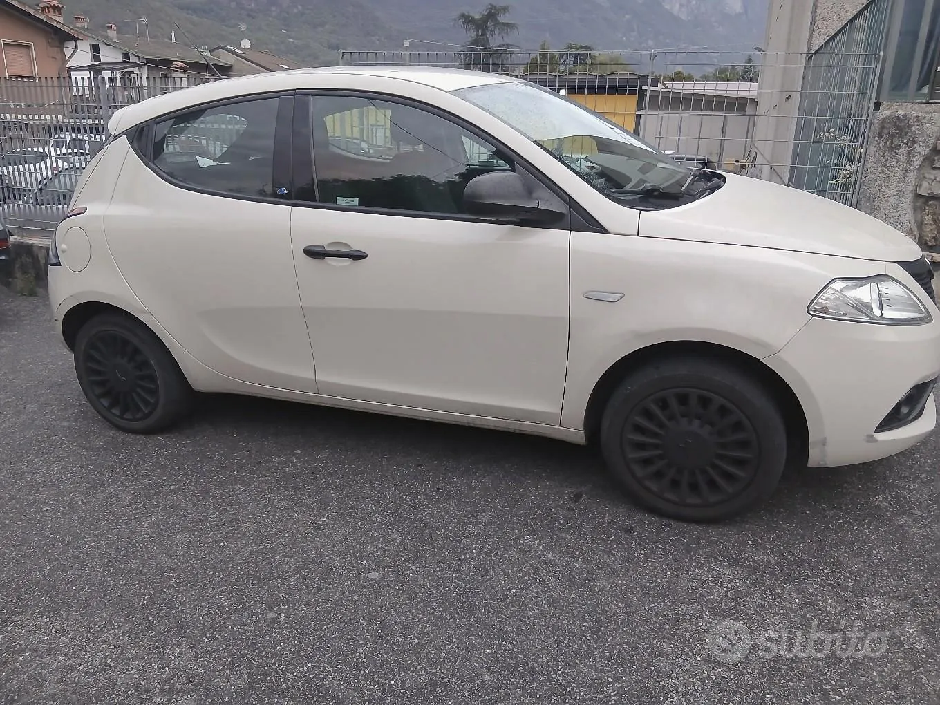 Lancia Ypsilon
