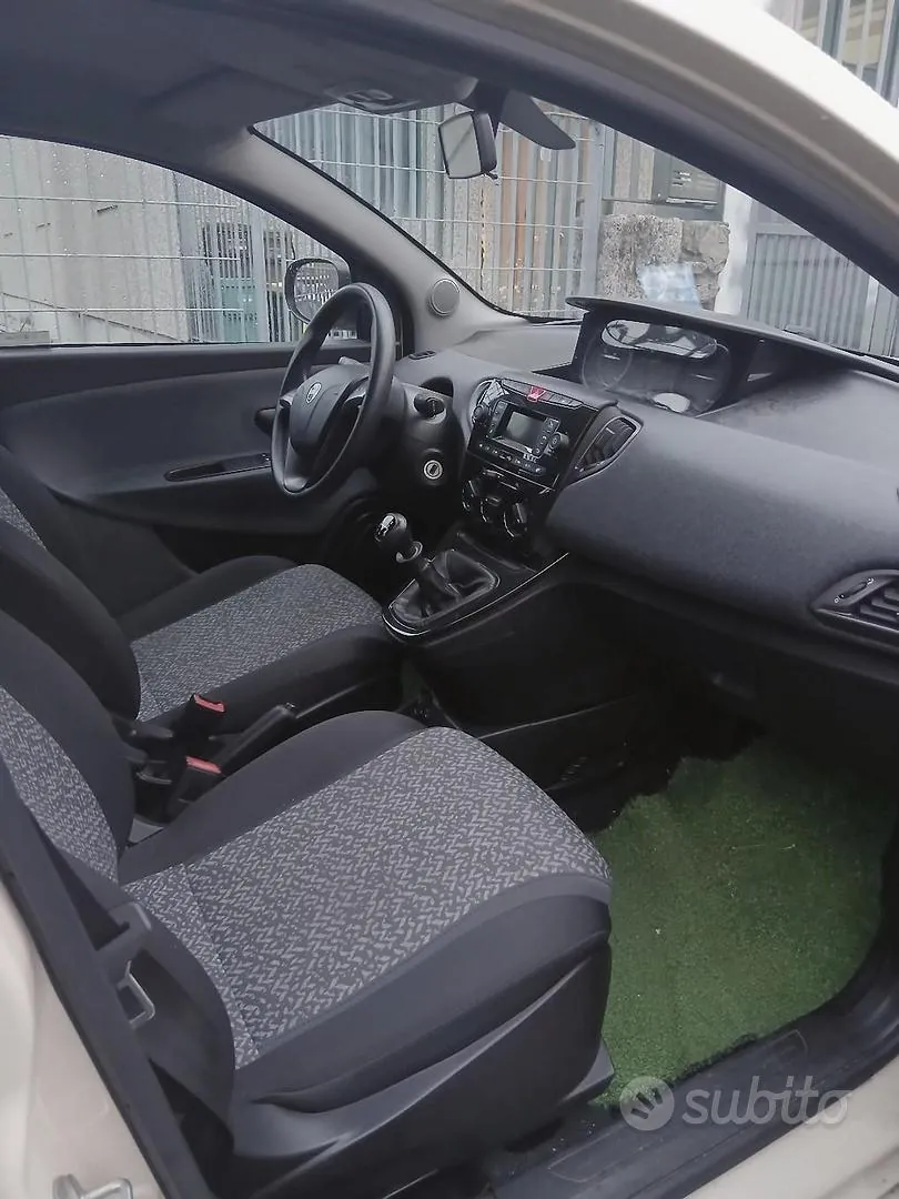 Lancia Ypsilon 2018 photo 3