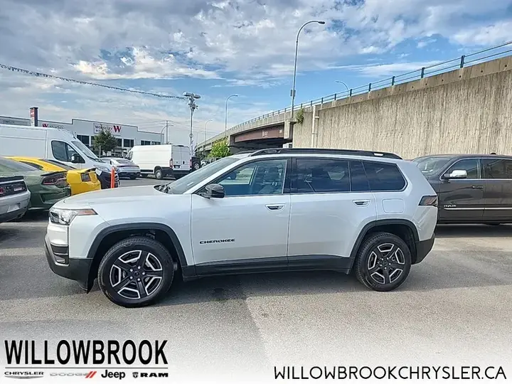 Jeep Cherokee 2026 photo 3