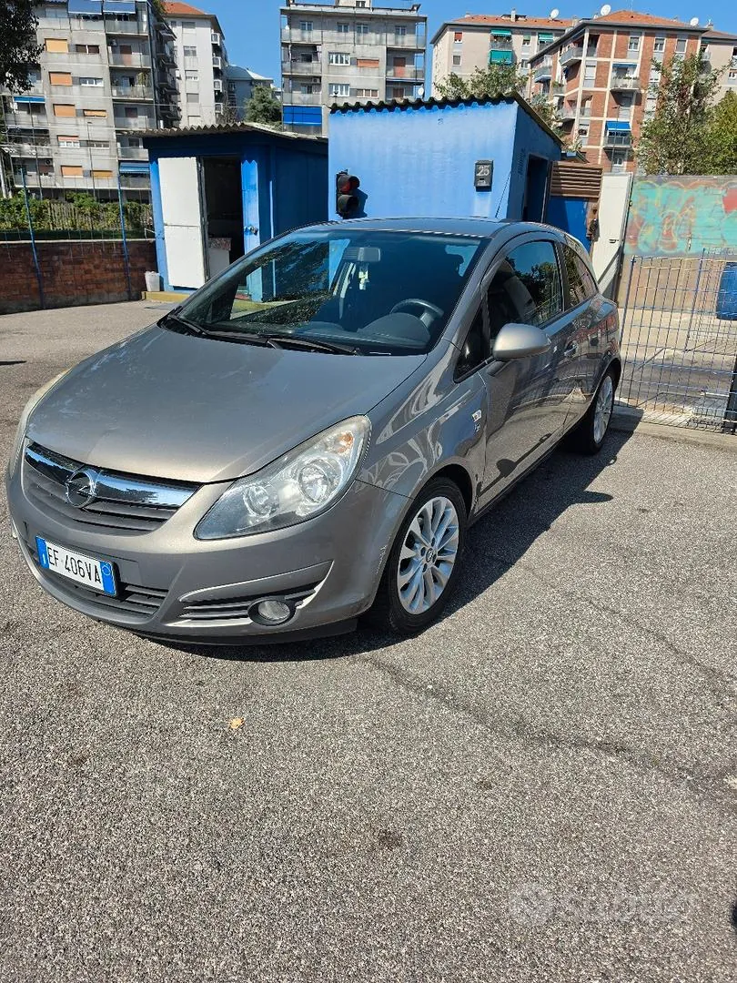 Opel Corsa 2011 photo 3