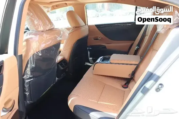 Lexus Es 300 2025 photo 4