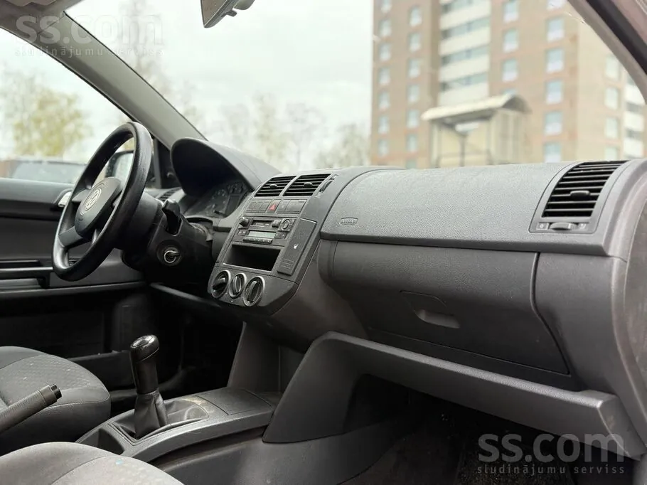 Volkswagen Polo 2004 photo 5