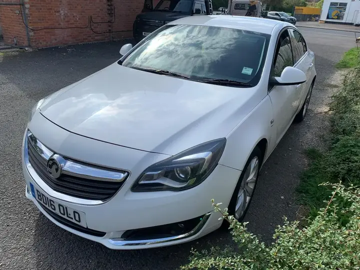 Vauxhall Insignia 2016 photo 3