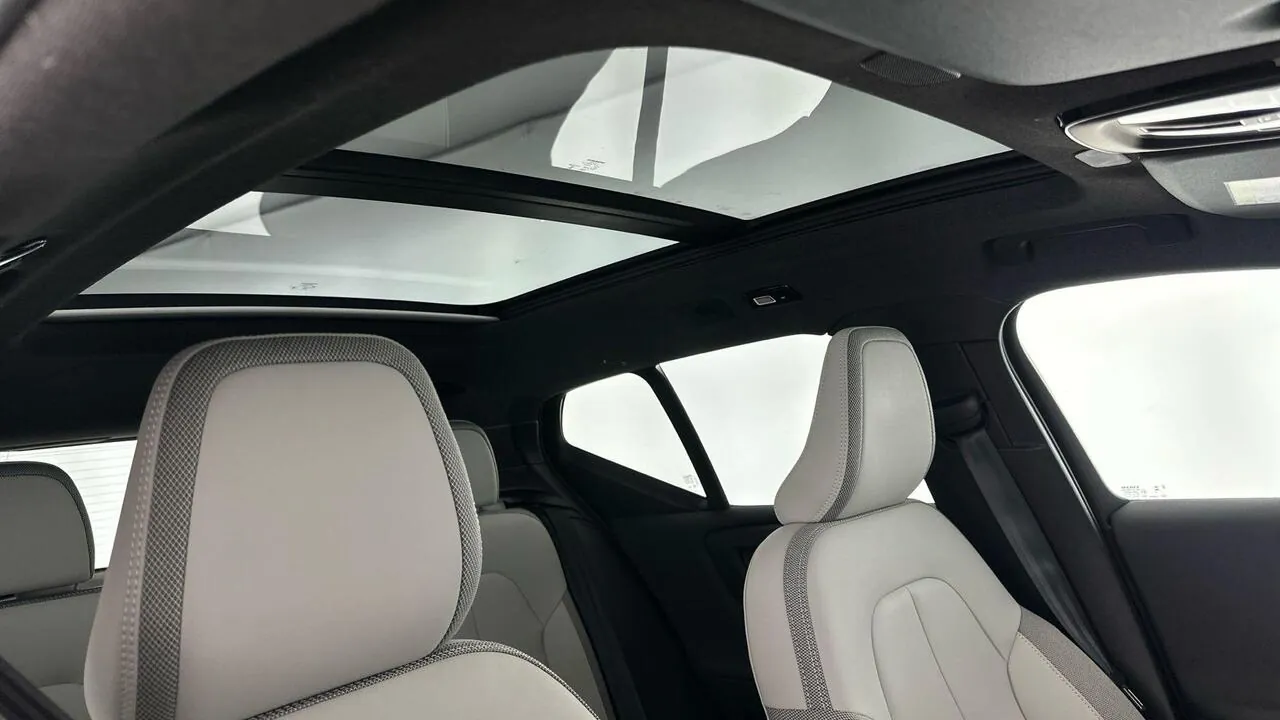 Volvo Ex40 2025 photo 5