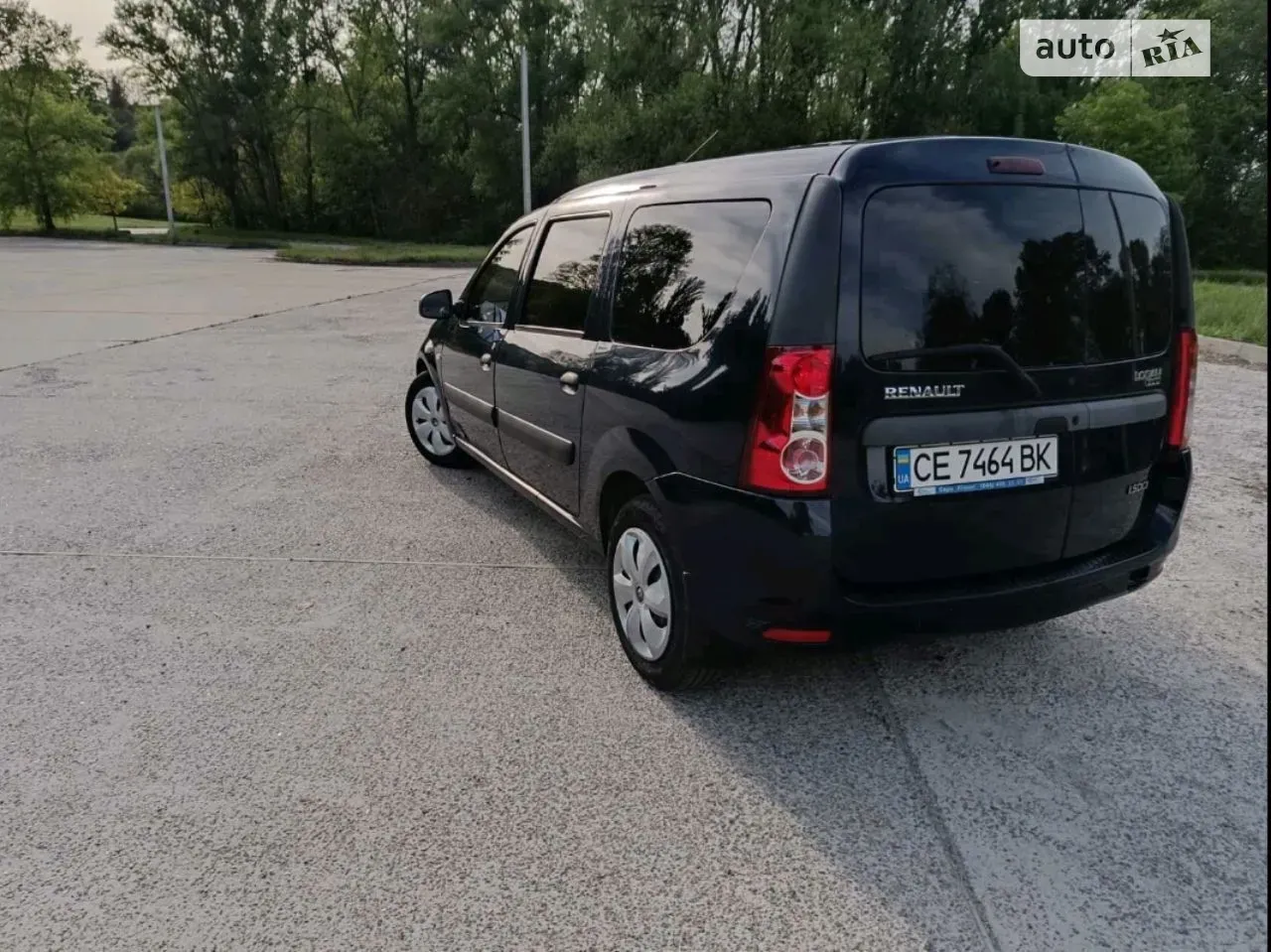 Renault Logan 2010 photo 2