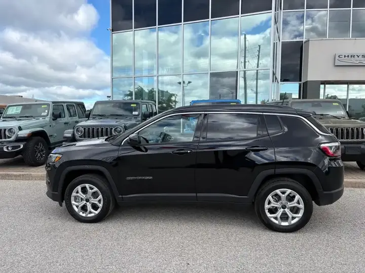 Jeep Compass 2026 photo 2