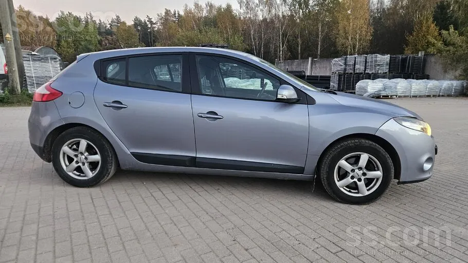 Renault Megane 2009 photo 2
