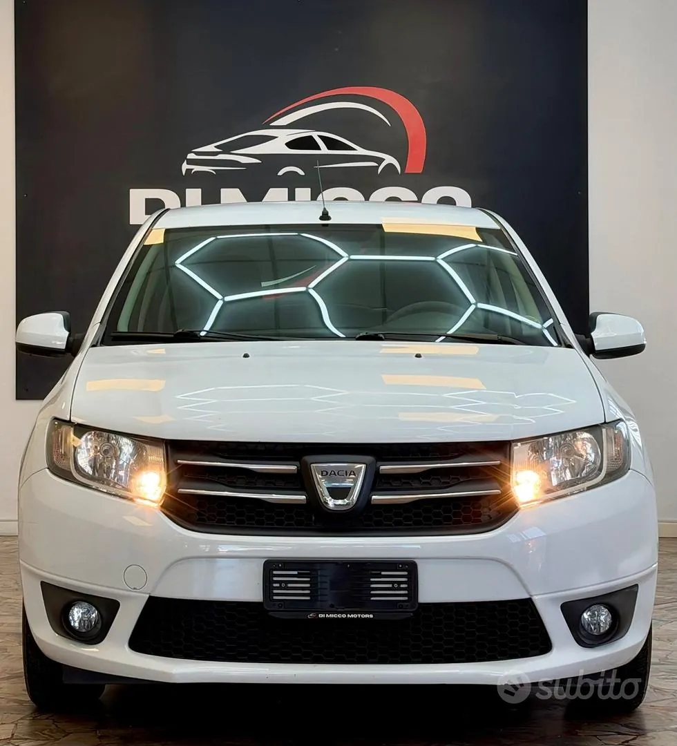 Dacia Sandero 2013 photo 2
