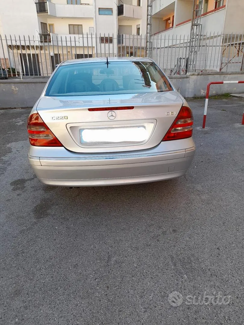 Mercedes-Benz C-Class 2003 photo 2