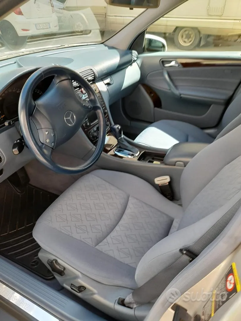 Mercedes-Benz C-Class 2003 photo 4