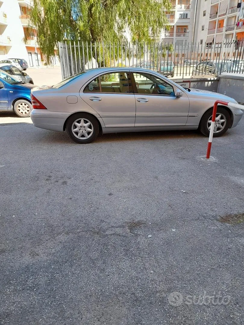 Mercedes-Benz C-Class 2003 photo 3