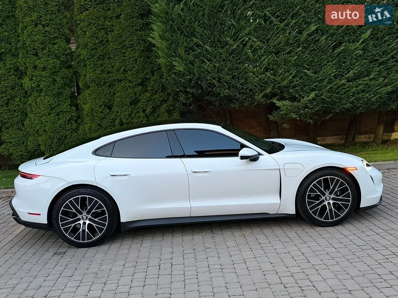 Porsche Taycan 2021 photo 4