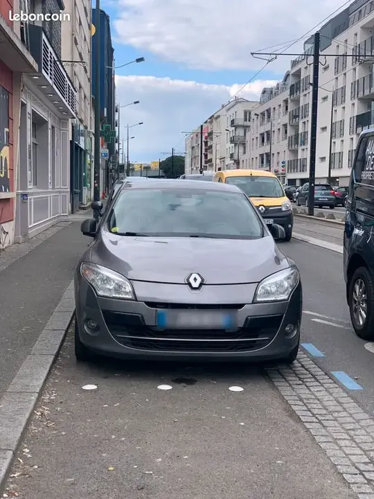 Renault Megane 2011 photo 2