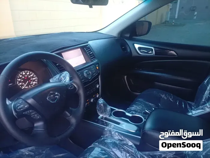 Nissan Pathfinder 2018 photo 2