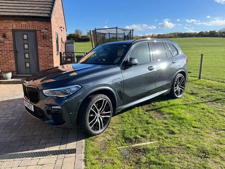 BMW X5 2021 photo 2
