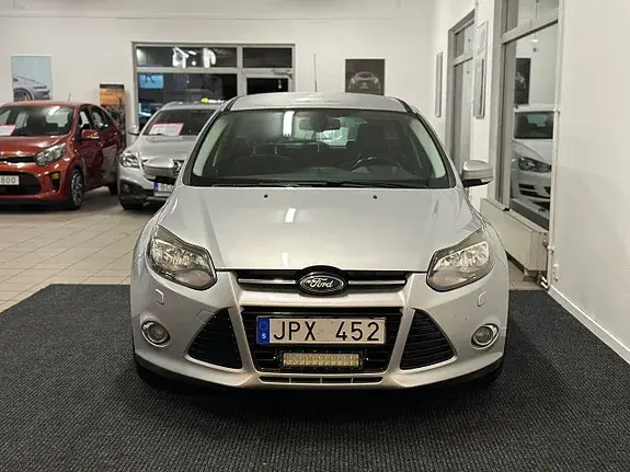 Ford Focus 2013 photo 2