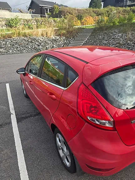 Ford Fiesta 2011 photo 4