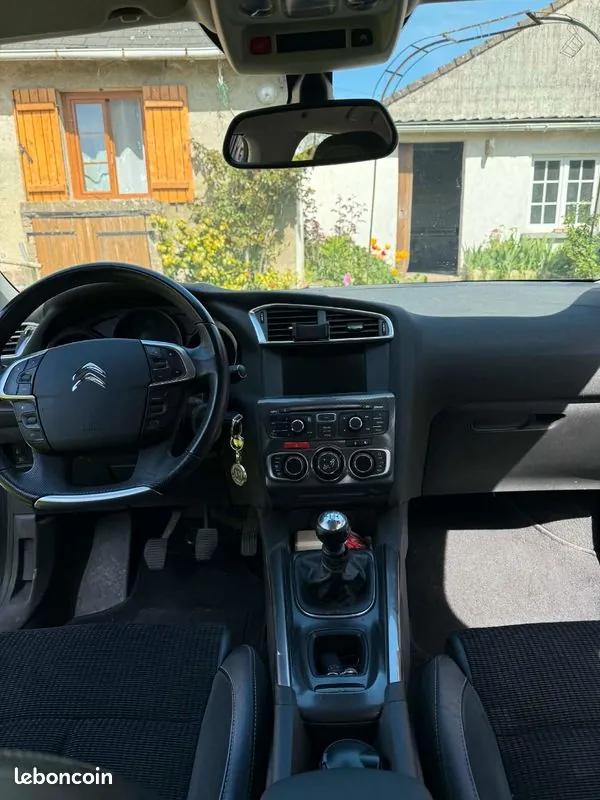 Citroen C4 2014 photo 2