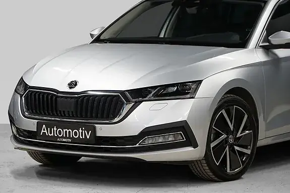 Skoda Octavia 2021 photo 2