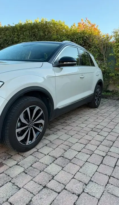 Volkswagen T-Roc 2023 photo 3