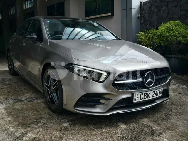Mercedes-Benz A180 2019 photo 2