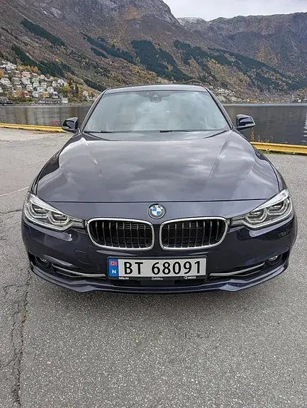 BMW 330E 2018 photo 2