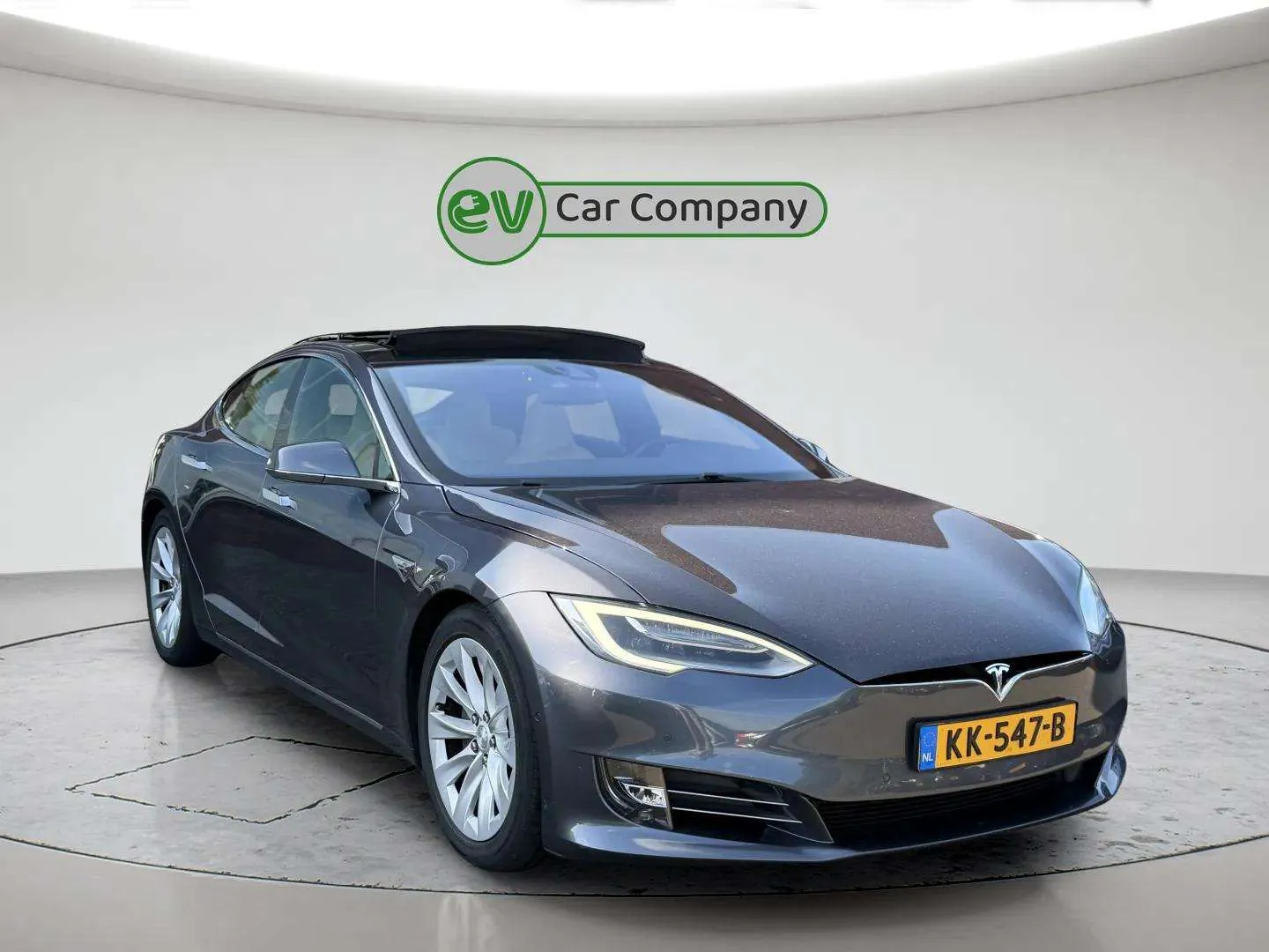 Tesla Model S 2016 photo 2