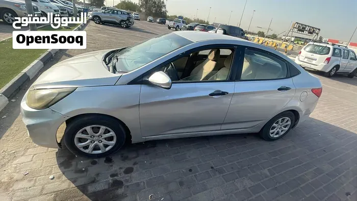 Hyundai Accent 2014 photo 3