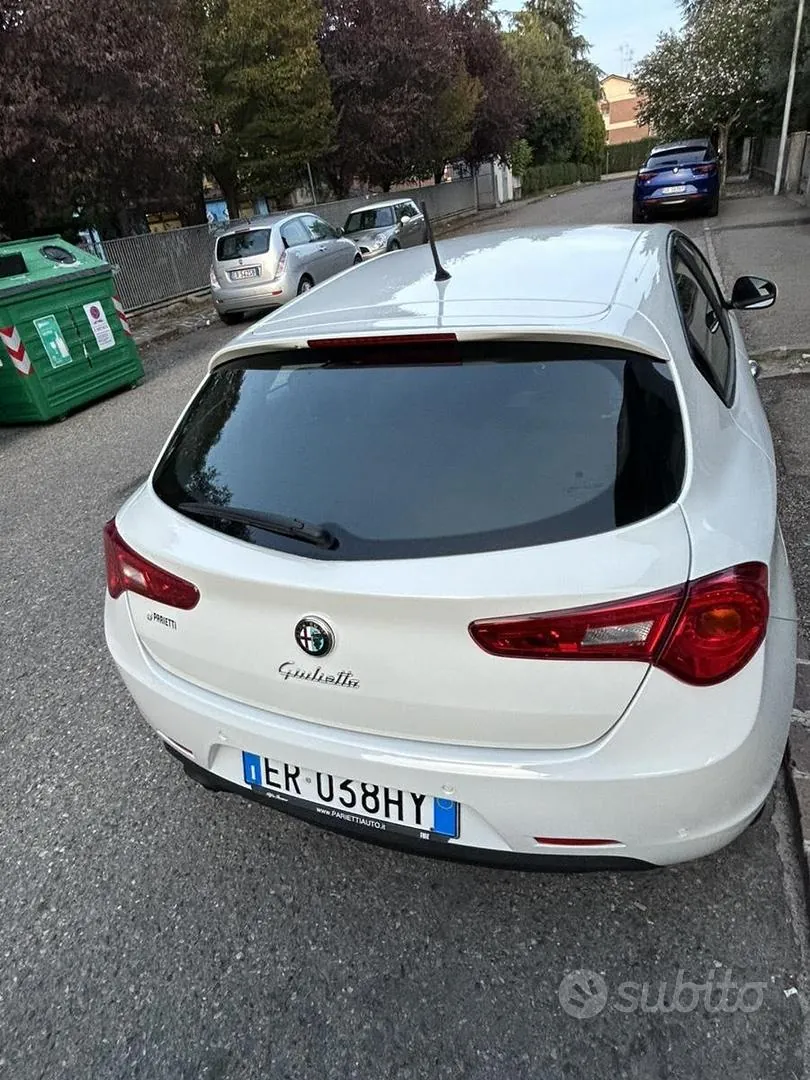 Alfa Romeo Giulietta 2013 photo 3