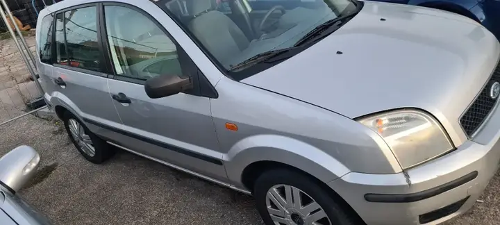 Ford Fusion 2003 photo 3