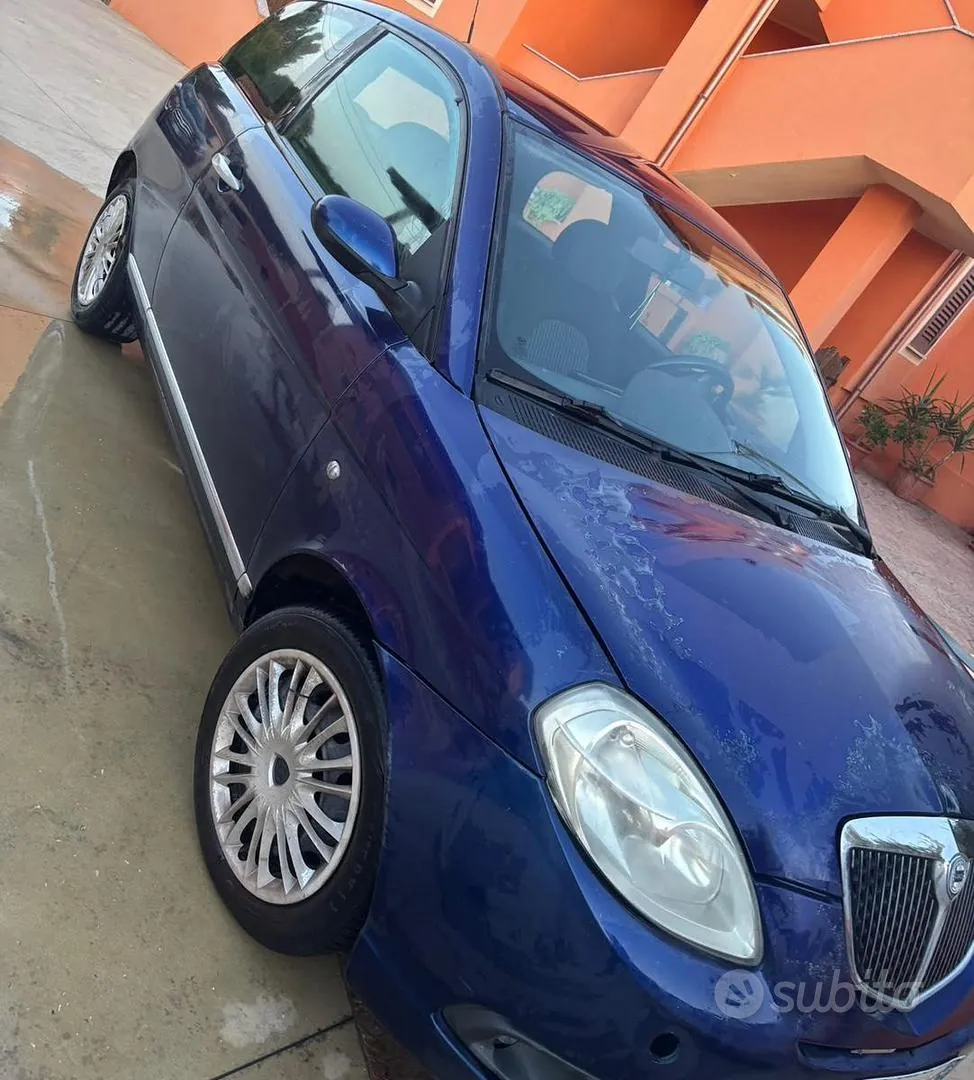 Lancia Ypsilon