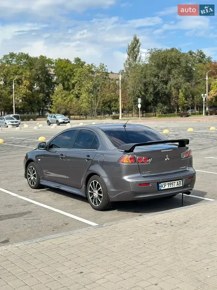 Mitsubishi Lancer 2010 photo 2