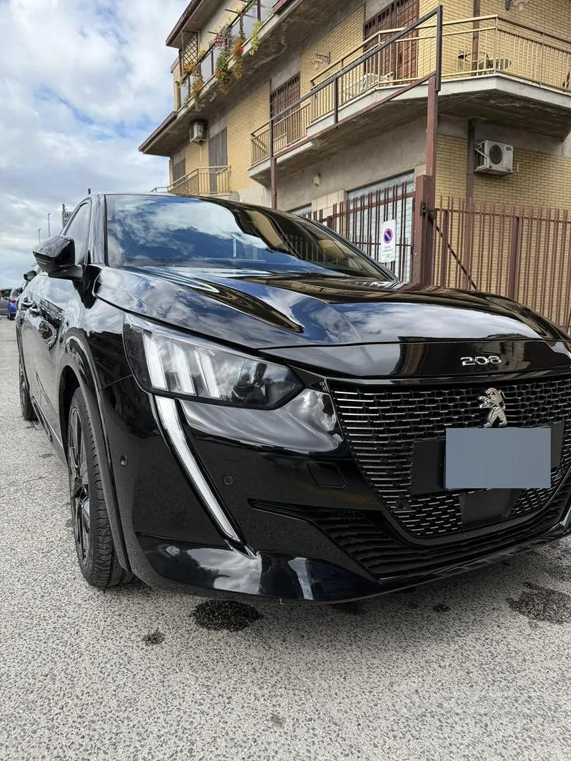 Peugeot 208 2021 photo 2