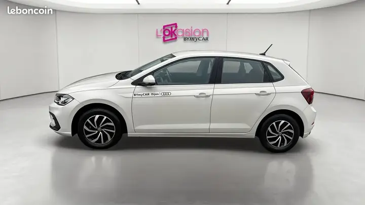 Volkswagen Polo 2023 photo 2