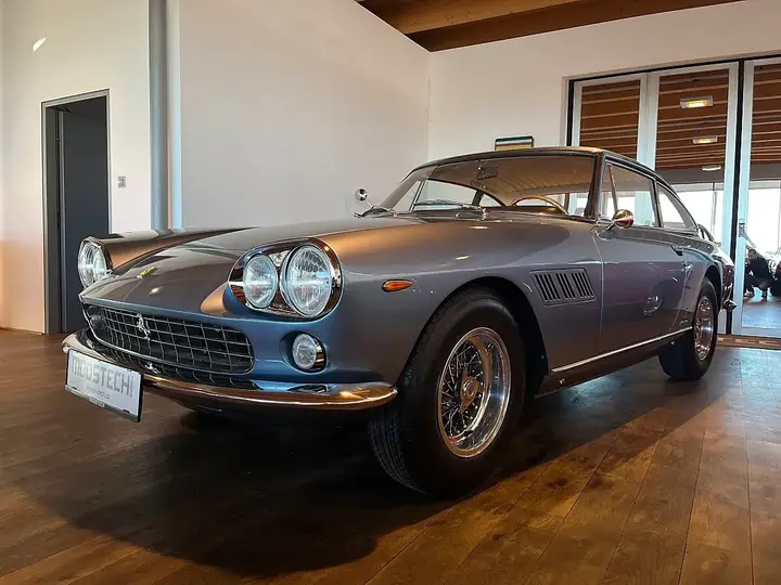 Ferrari 330 Gt 2+2