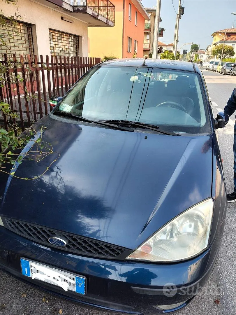 Ford Focus 2004 photo 2