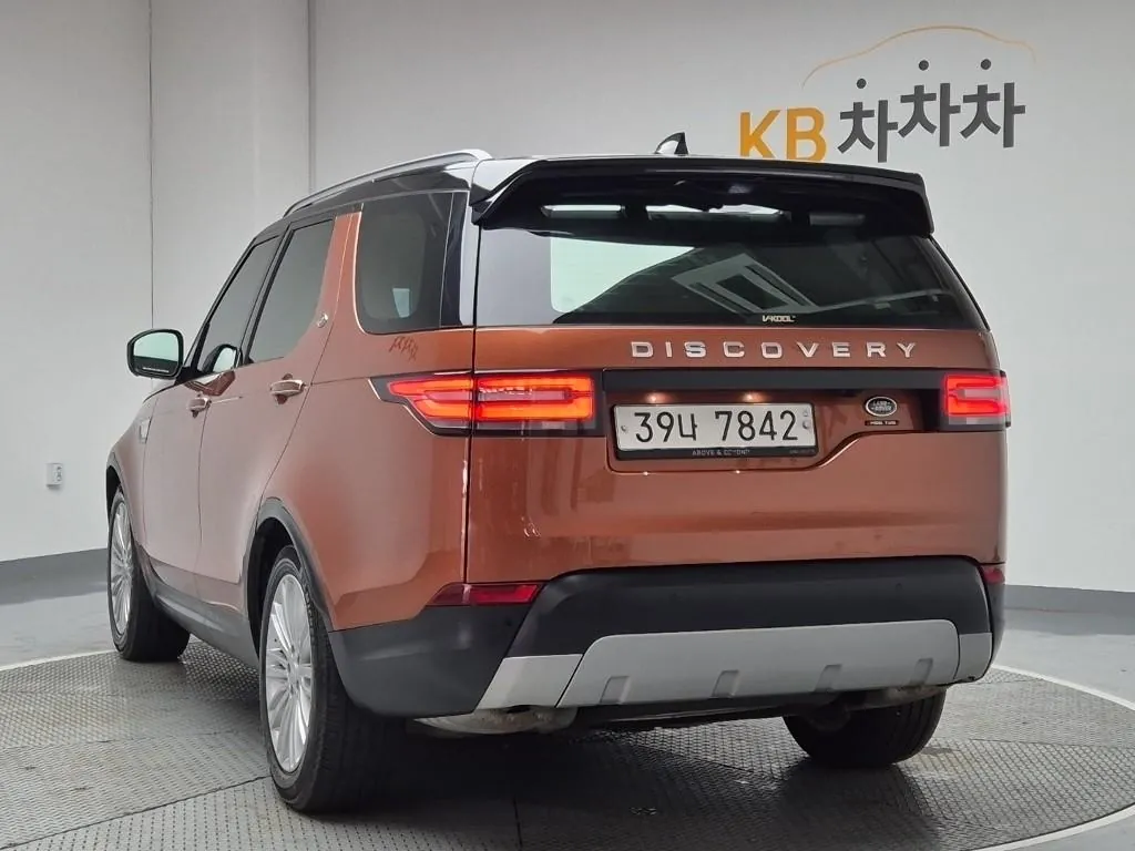 Land Rover Discovery 2018 photo 2