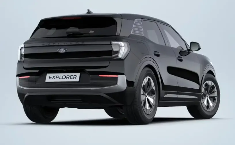 Ford Explorer photo 3