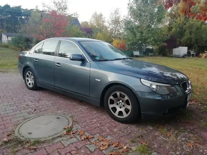 BMW 520I