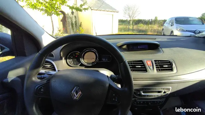 Renault Megane 2010 photo 3