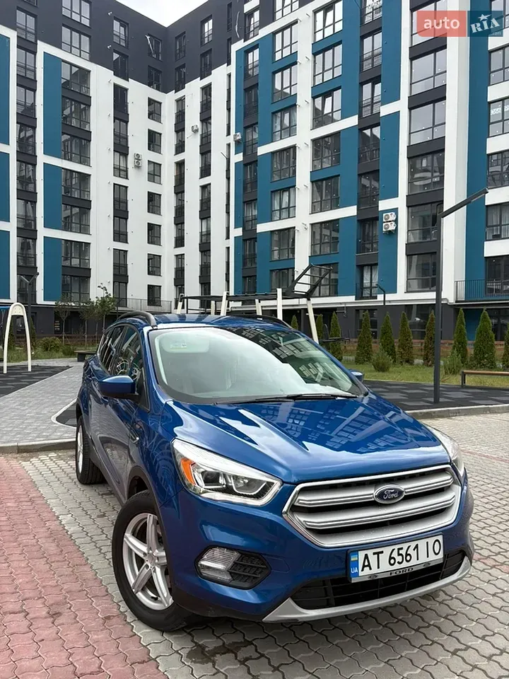 Ford Escape 2019 photo 2