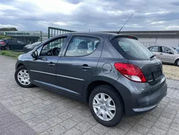 Peugeot 207 2012 photo 3