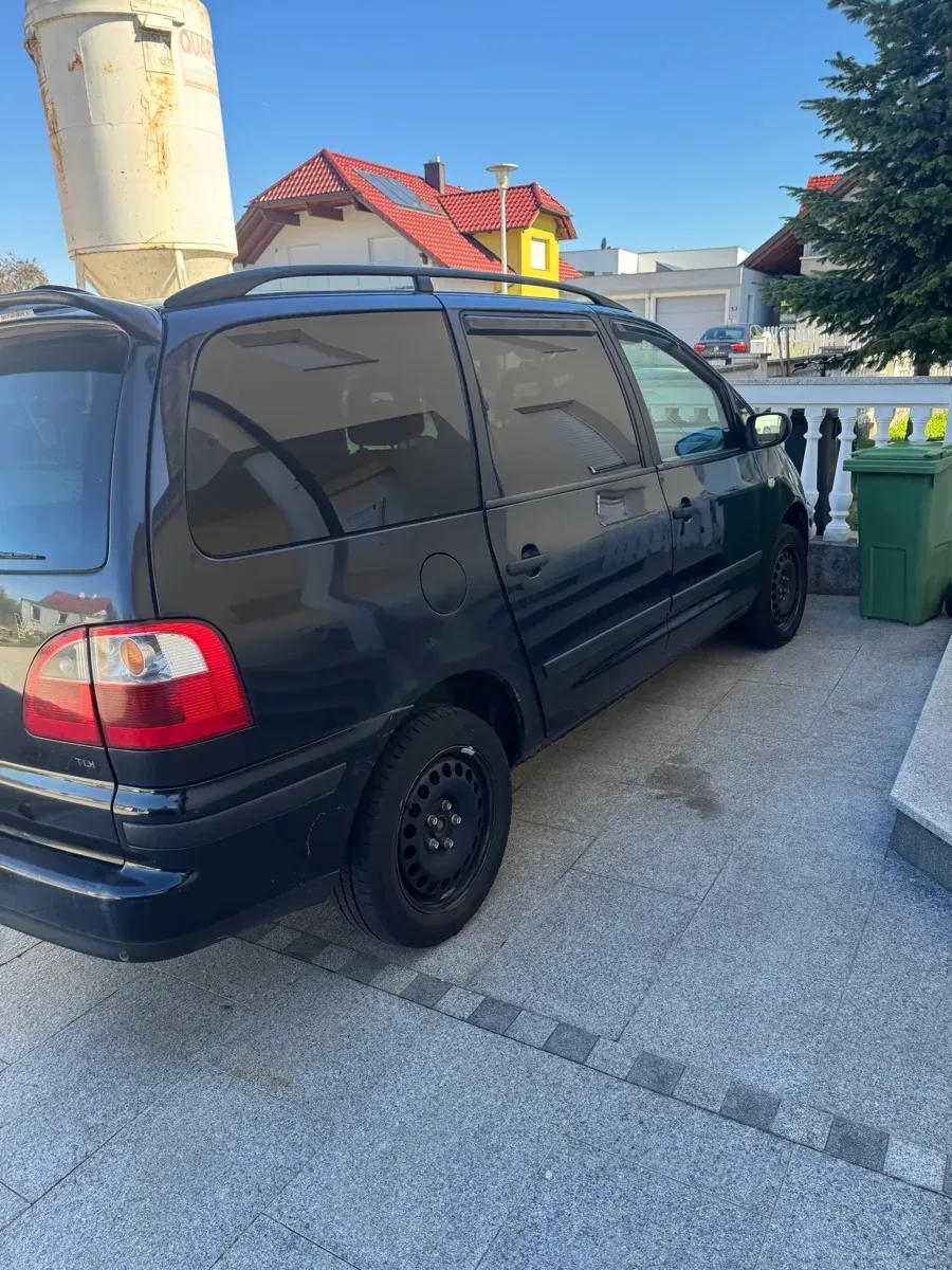 Ford Galaxy 2006 photo 2
