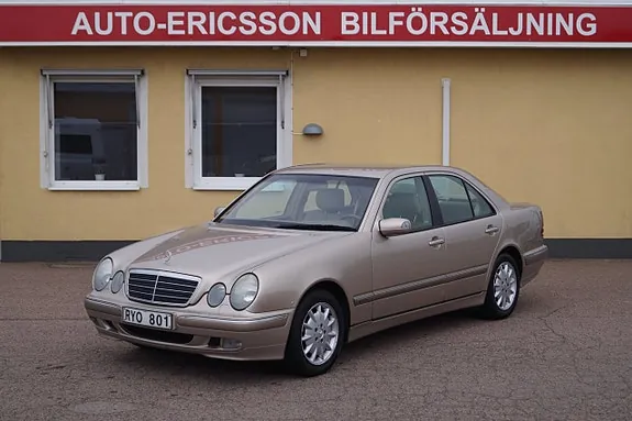 Mercedes-Benz E240